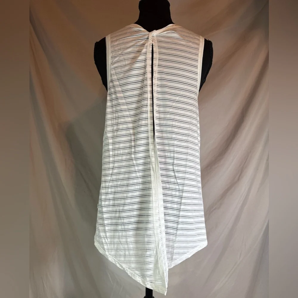 Lululemon Meet Halfway Tank – White‎ Striped 🤍✨